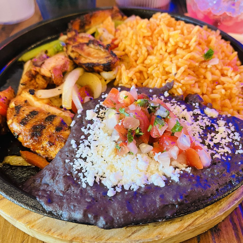 Cantina Jack's - Sizzling Chicken Fajitas - Cocktail Bars Near Me - Pleasant Hill, California
