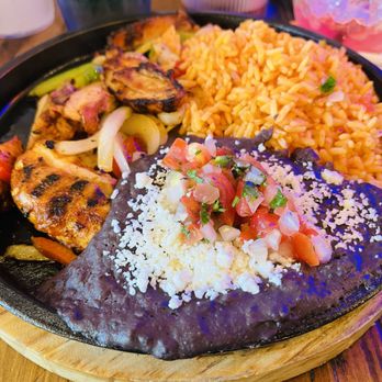 Cantina Jack's - Sizzling Chicken Fajitas - Cocktail Bars Near Me - Pleasant Hill, California