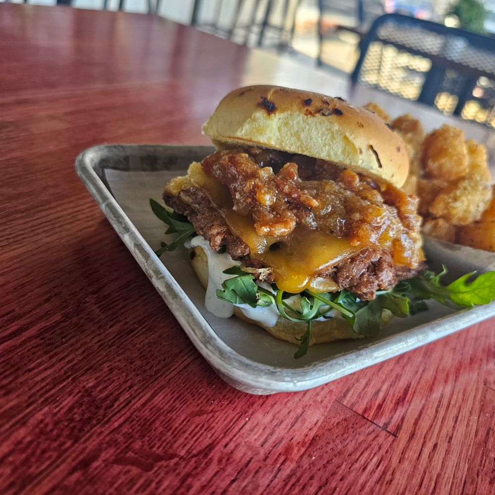 Barren Fork Brew - Bacon jam smash burger - American Near Me - McMinnville, Tennessee