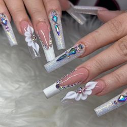 Q Nails of Elgin - Fullest with 3d flowers
