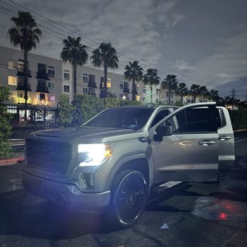 Car Lux - Car Dealers Near Me - Lennox, California