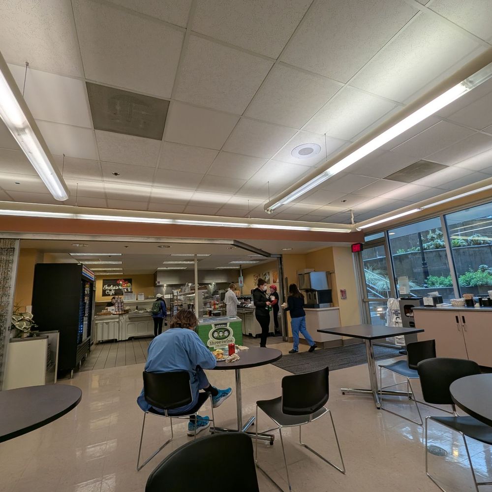 Food - Kaiser - Sitting area for inside and if you look to the right that's the outside area which I'm sure would be very nice in good weather - Cafeteria Near Me - Santa Rosa, California