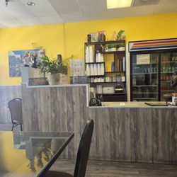 Chada Thai Food Simi Valley - Front counter, good Thai Tea and Boba drinks.