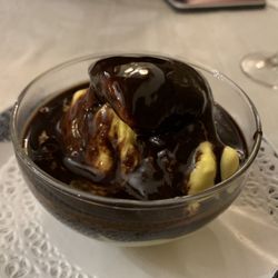 Jan 2019 | semifreddo + chocolate sauce | 8€