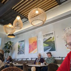 Breakaway Cafe - Pleasant, well lit space for coffee and a meal.