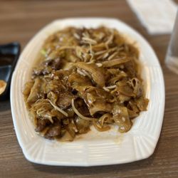 Eiwa Japanese Ramen & Bar - Beef Ho Fun