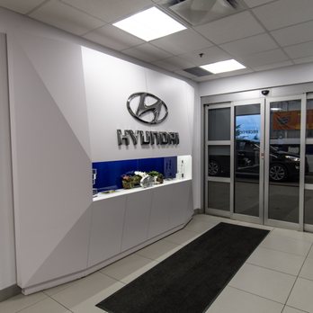 Pathway Hyundai - Service waiting area. - Car Dealers Near Me - Orléans, Ontario