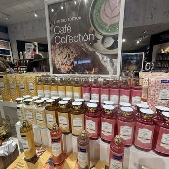 Bath & Body Works - Cosmetics & Beauty Supply Near Me - Wrentham, Massachusetts