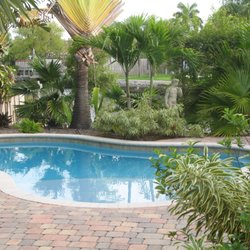 Cabanas Guesthouse & Spa - The Small Pool, It is so nice and peaceful.