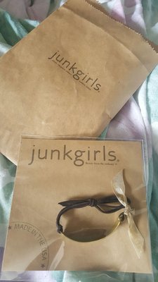 Junkgirls by null