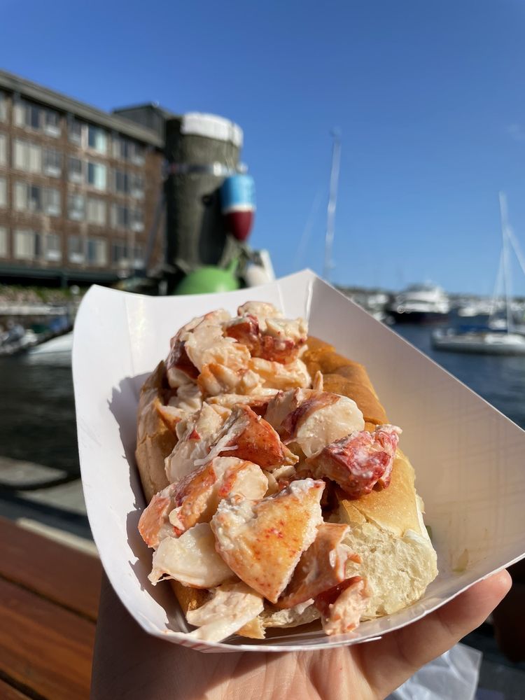 THE NEWPORT LOBSTER SHACK 473 Photos & 271 Reviews Seafood Markets 150 Long Wharf, Newport