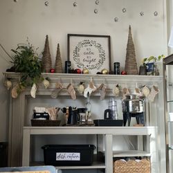 POUR 818 - Holiday decoration