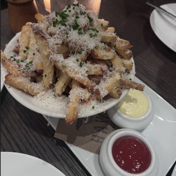 Hawks Public House - Kennebec Fries - New American Near Me - Sacramento, California