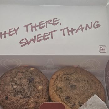 Hot Box Cookies - Chocolate Chip Cookie Cookie and Creme - Desserts Near Me - Creve Coeur, Missouri Hot Box Cookies - Chocolate Chip Cookie Cookie and Creme - Desserts Near Me - Creve Coeur, Missouri