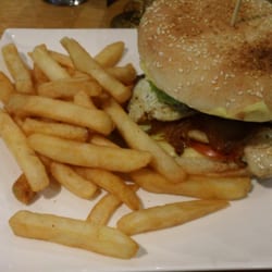 Seven22 - Chicken Burger (with all the trimmings)