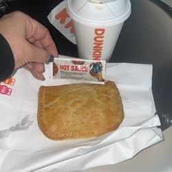 Dunkin' - Empanada with hot sauce