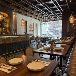 Chalong - Bar and Dining Area