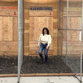 Axe Ventures LA - Axe Throwing Near Me - Los Angeles, California