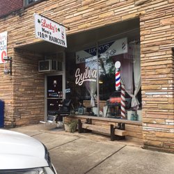 Lucky's Barber Shop