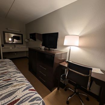 Red Roof Inn - Hotels Near Me - Somerset, Pennsylvania Red Roof Inn - Hotels Near Me - Somerset, Pennsylvania