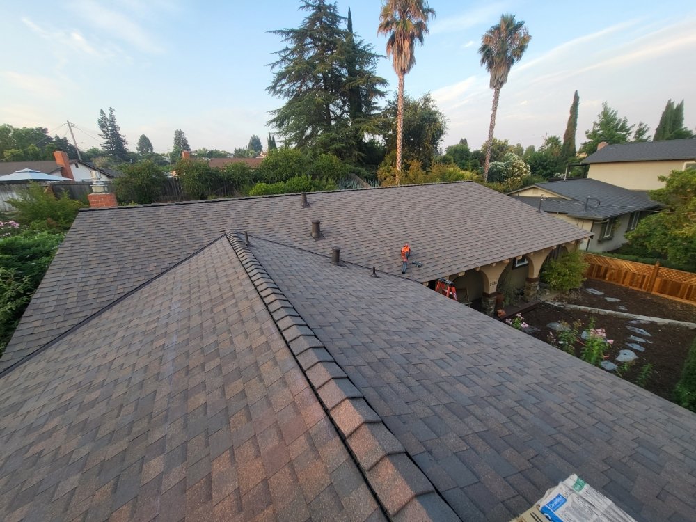 Slide of GTE Construction & Roofing 