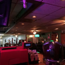Babes Boys Tavern - Bar