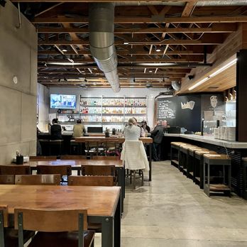 Urbn One Paseo - Dining space. - Pizza Near Me - San Diego, California