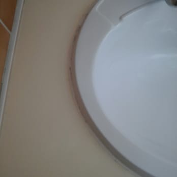 Oak Villa Hotel - Dirty sink - Hotels Near Me - Leeds, XWY