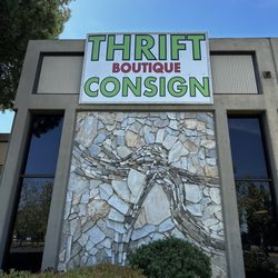 Comfort Thrift & Boutique - Exterior sign of the business