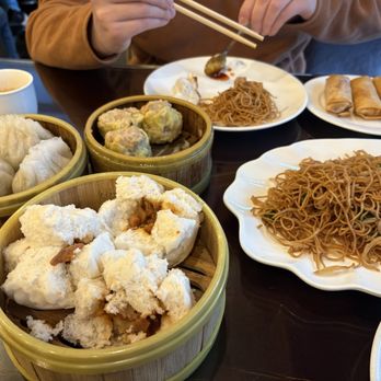 Royal Kitchen - Sui mai, dumplings, and some bbq pork buns - Cantonese Near Me - Bellevue, Washington