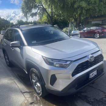 Hanlees Davis Toyota - Car Dealers Near Me - Davis, California