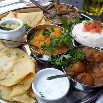 Les Marmites du Monde - L'assortiment de préparations mauriciennes. MEGA portion qui remplira joyeusement le ventre des indécis/trop curieux (comme moi). - Belgian Near Me - Ixelles, BRU