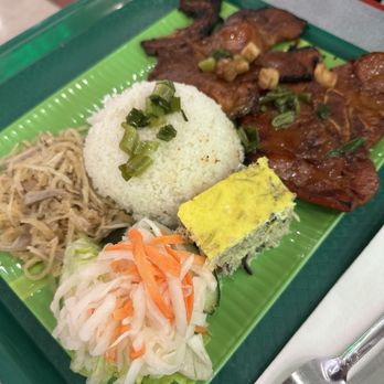 Com Tam Sai Gon - broken rice plate - pork chop, shredded pork, egg cake - Vietnamese Near Me - San Jose, California Com Tam Sai Gon - broken rice plate - pork chop, shredded pork, egg cake - Vietnamese Near Me - San Jose, California