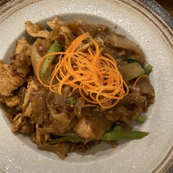 Arom Dee Thai - Chicken Pad Se Ew - Thai Near Me - Brooklyn, New York Arom Dee Thai - Chicken Pad Se Ew - Thai Near Me - Brooklyn, New York