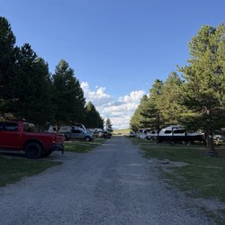 Yellowstone Park / West Entrance KOA - One of the rv rows