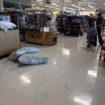 Petco - Pet Stores Near Me - Los Angeles, California