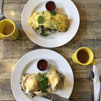 Cody's La Jolla - Breakfast & Brunch Near Me - La Jolla, California