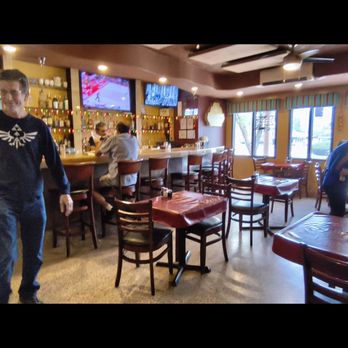 Poco & Moms - A look inside the bar - American Near Me - Tucson, Arizona Poco & Moms - A look inside the bar - American Near Me - Tucson, Arizona