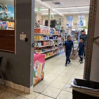 55 Thai Kitchen - View into convenience store - Thai Near Me - San Diego, California 55 Thai Kitchen - View into convenience store - Thai Near Me - San Diego, California