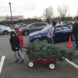 I love this family's tradition of giving back to the community through the purchase of a Christmas tree from VHLC Lot!!