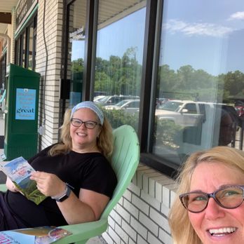 Buxton Munch - There's a wait on Tuesday at 1:30 - Burgers Near Me - Buxton, North Carolina Buxton Munch - There's a wait on Tuesday at 1:30 - Burgers Near Me - Buxton, North Carolina