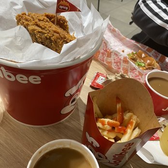 Jollibee - Fried chicken, gravy, and French fries. - Fast Food Near Me - Pembroke Pines, Florida Jollibee - Fried chicken, gravy, and French fries. - Fast Food Near Me - Pembroke Pines, Florida