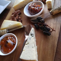 Taste Wine-Beer-Kitchen - Artisan cheese plate