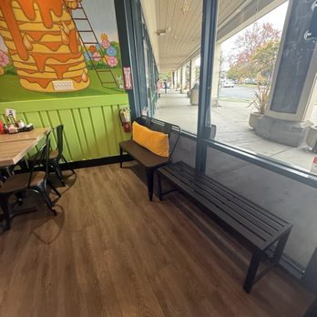 Babs Delta Diner - Waiting area - Korean Near Me - Vallejo, California