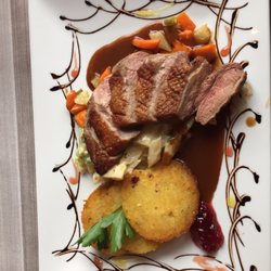 Jakobs-Hof Schäpe - Rosagebratene Ente auf Schwarzwurzelgemüse
