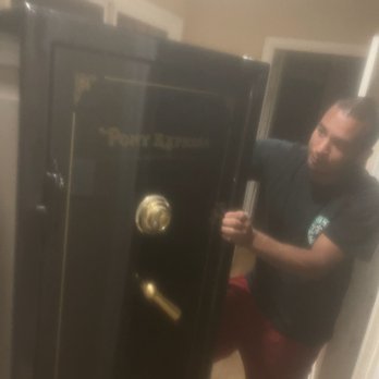 In Motion Moving - 900lb safe moved - Movers Near Me - Los Angeles,, California In Motion Moving - 900lb safe moved - Movers Near Me - Los Angeles,, California
