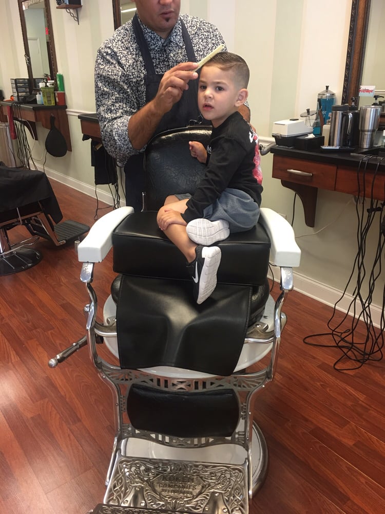 Blend Masters Barbershop Logo