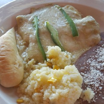 Friendly Dolphin - Sole with green chili sauce and cheese ( No cheese next time for me) - Seafood Near Me - Puerto Penasco, SON Friendly Dolphin - Sole with green chili sauce and cheese ( No cheese next time for me) - Seafood Near Me - Puerto Penasco, SON