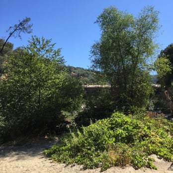 South Yuba River State Park - Covered bridge give support to preserve - Parks Near Me - Penn Valley, California