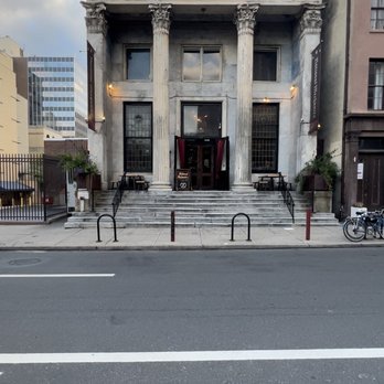 National Mechanics - A former bank turned into a cool restaurant bar - Pubs Near Me - Philadelphia, Pennsylvania National Mechanics - A former bank turned into a cool restaurant bar - Pubs Near Me - Philadelphia, Pennsylvania